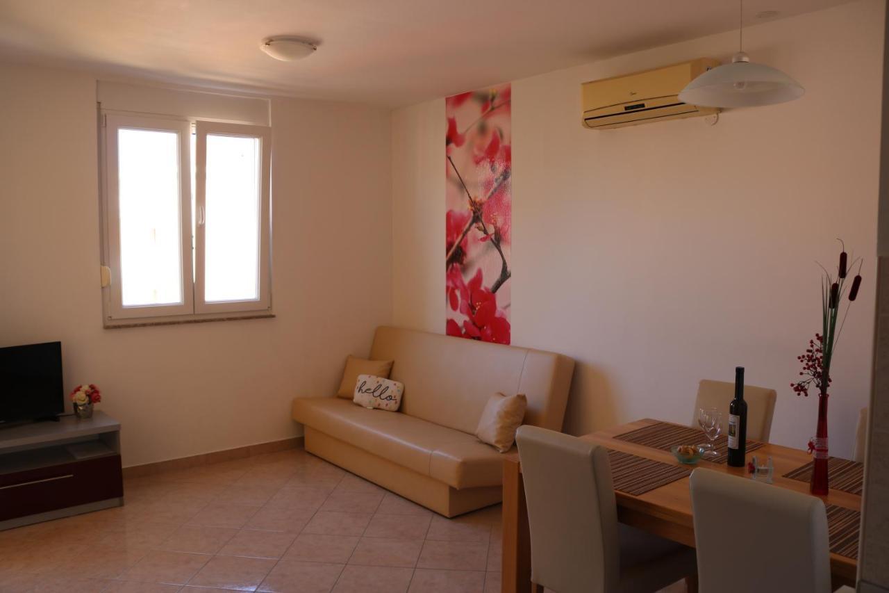 Apartments Marina Vodice Buitenkant foto