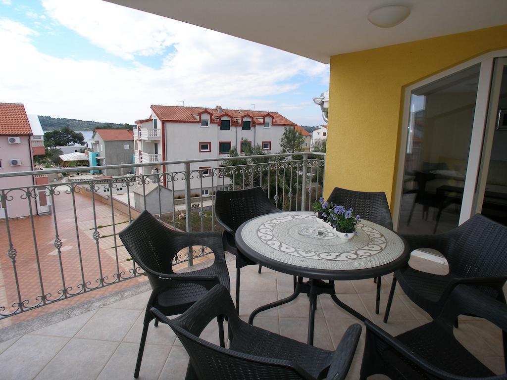 Apartments Marina Vodice Buitenkant foto